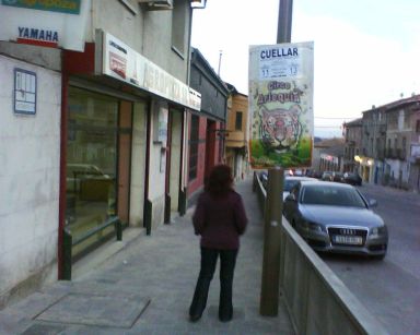 Con barandilla y cuidado con la cabeza