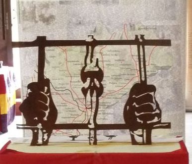 Escultura-Homenaje a los represaliados del franquismo en el castillo de Cuéllar