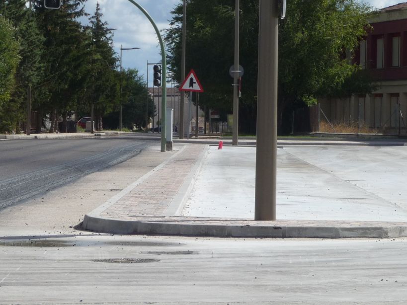 Semáforo en la calzada Semáforo en la calzada