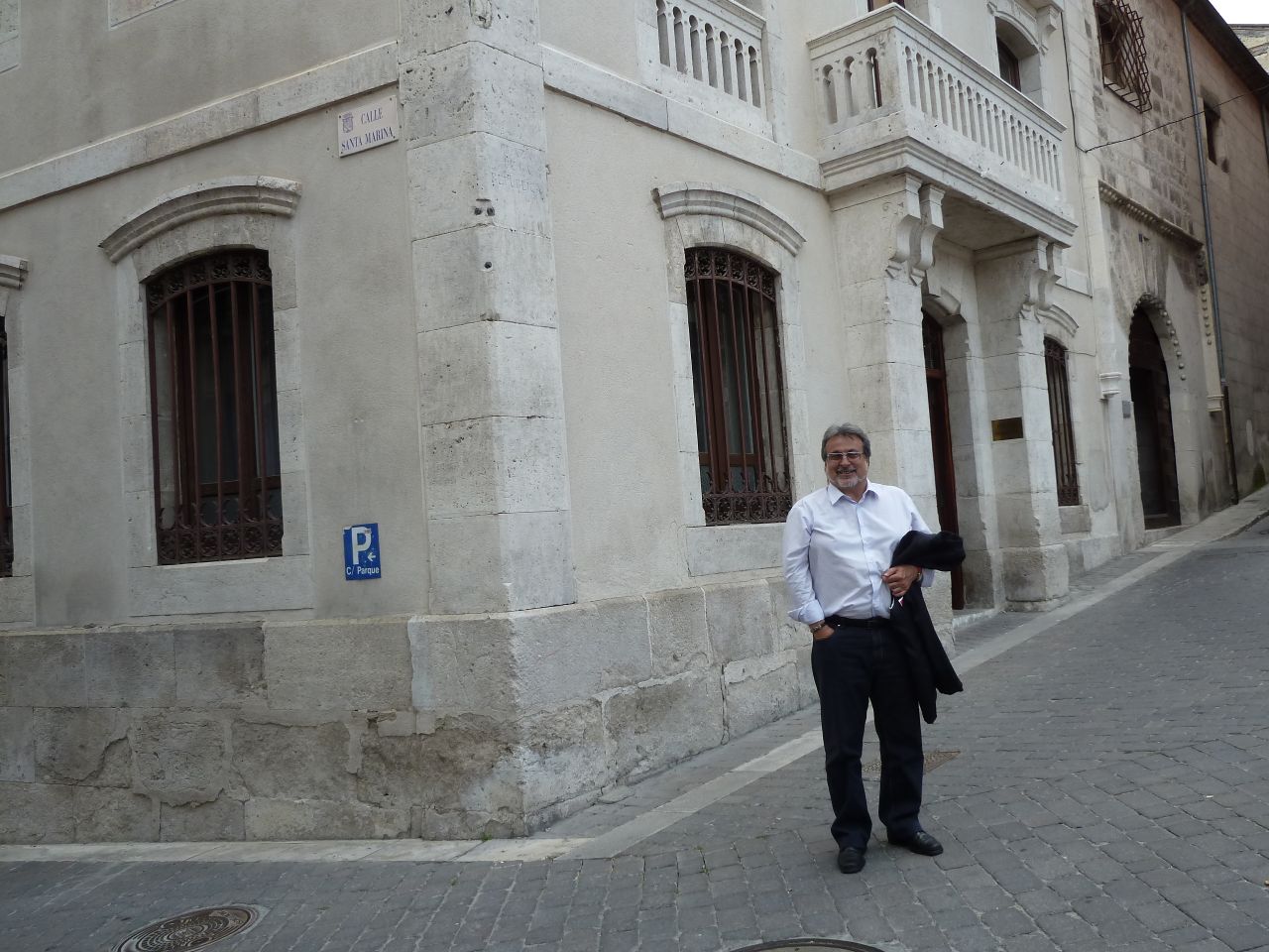 JMG en la plaza de la República de Cuéllar (ahora plaza mayor)