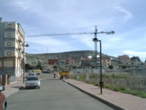 Calzada cortada para canalizacin y mal acabada